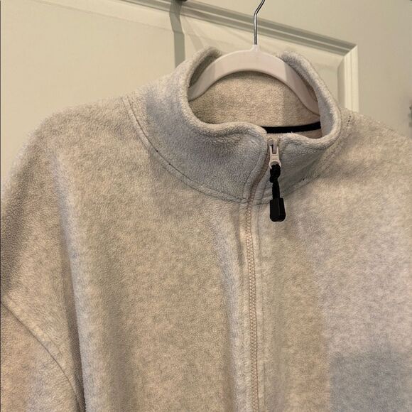 Croft & Barrow Men's Light Gray Zip-Up  fleece Sweater - Picture 3 of 7